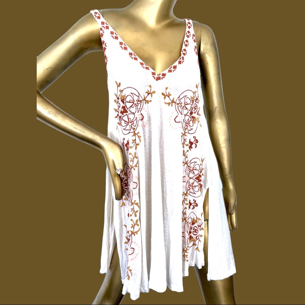 Free People billowy tank tunic/dress with lots of pretty Embroidery
